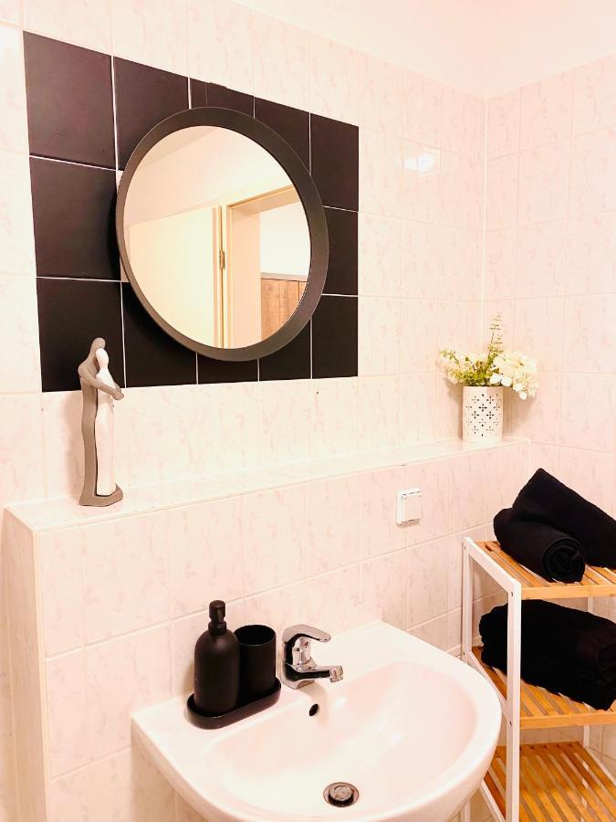 Saniertes Studio - Elisa - Mit Balkon, Wlan, Smart-Tv & Kueche In City-Naehe Erfurt Kültér fotó