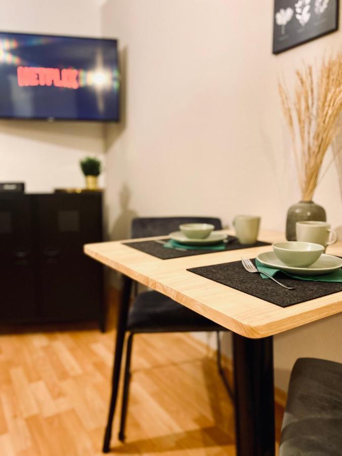 Saniertes Studio - Elisa - Mit Balkon, Wlan, Smart-Tv & Kueche In City-Naehe Erfurt Kültér fotó